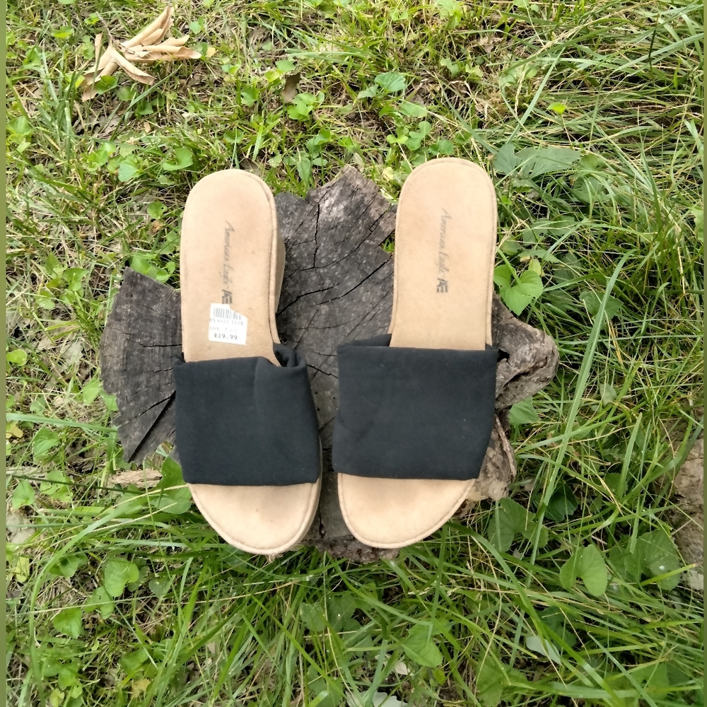 American Eagle Sandals in size 7.5M - Picture 1 of 4